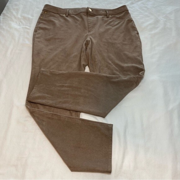 NWOT Chico's Suede Like Crop Pants Tan Pocket Zip Fly Poly Spandex Size 14P - Picture 1 of 12